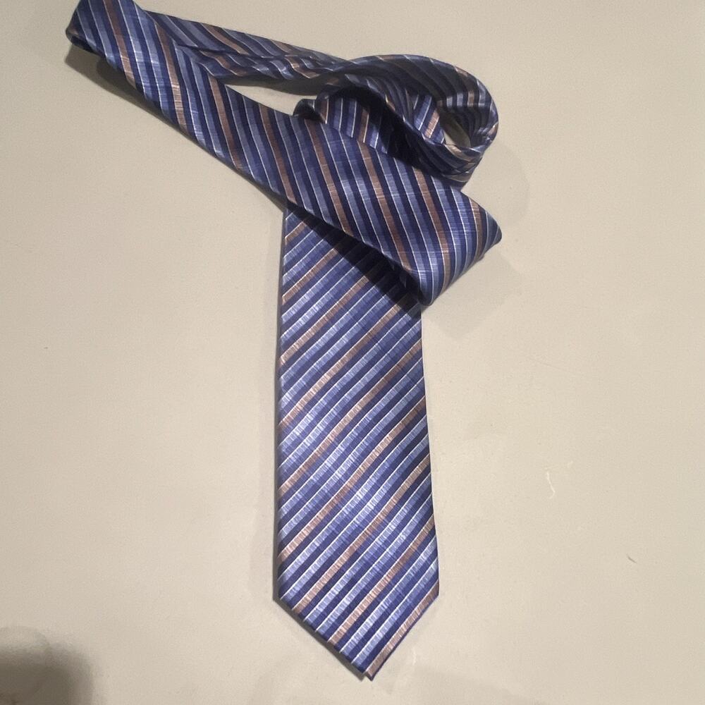 Van Heusen Men's Stain Resistant Blue/Brown/White Striped Pointed Tie